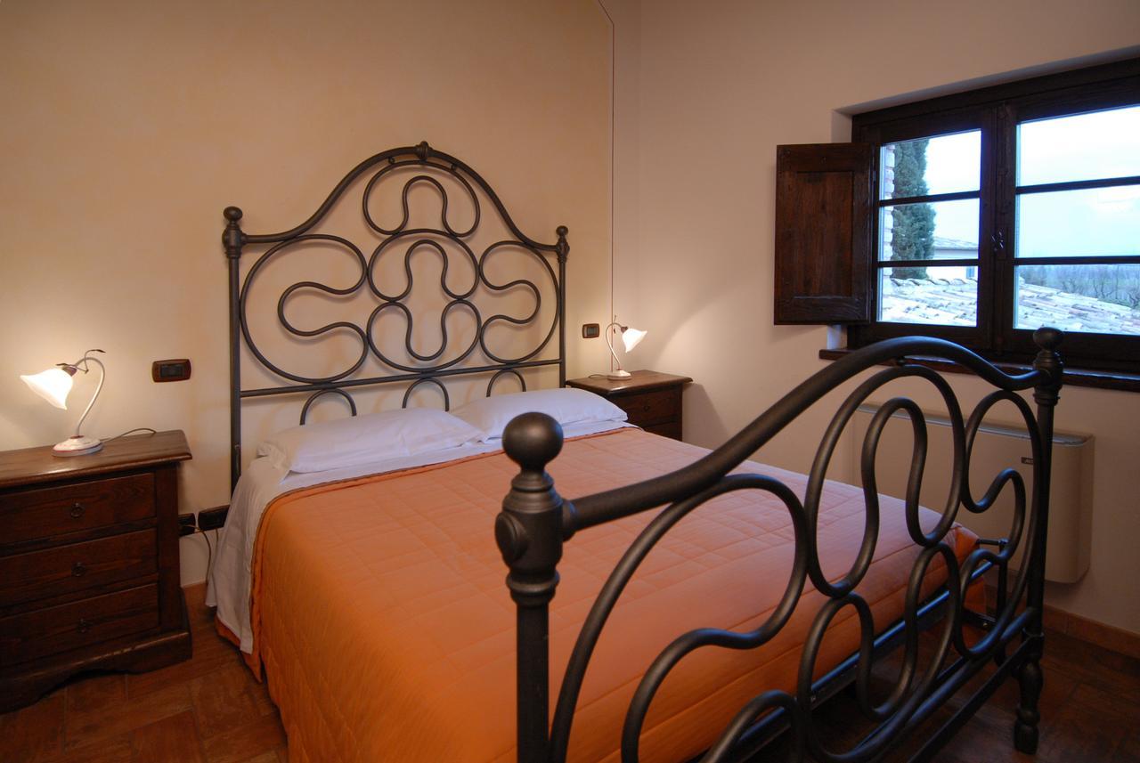 Terre Del Cantico Country House Spello Bagian luar foto